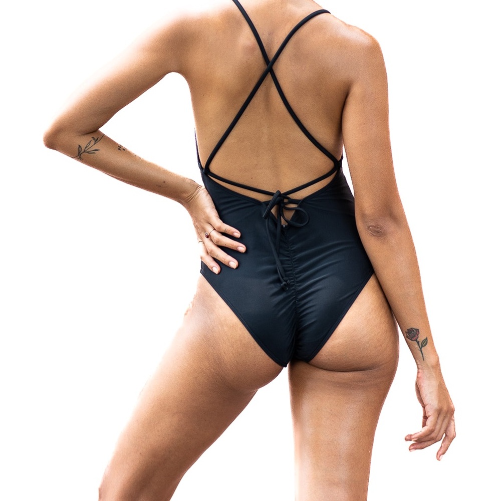 Women's Black Crisscross Low Back Ruche One
Piece Swimsuit Size S by GOH GO